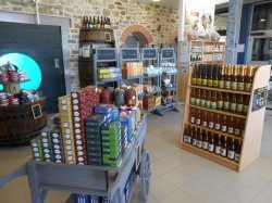 Boutique_02_1.JPG
